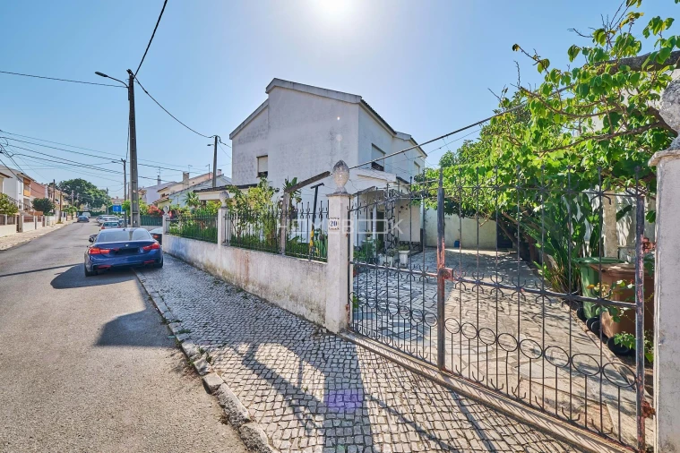 Moradia T5 para Venda em Seixal Foto 12