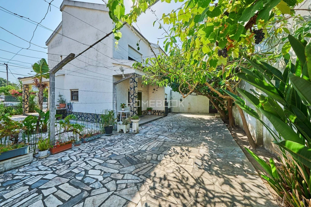 Moradia T5 para Venda em Seixal Foto 2