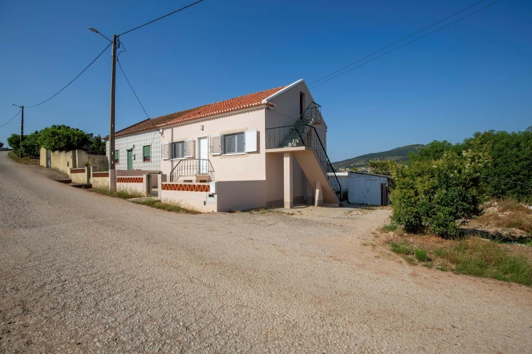 Moradia T2 para Venda em Azueira e Sobral da Abelheira Foto 3