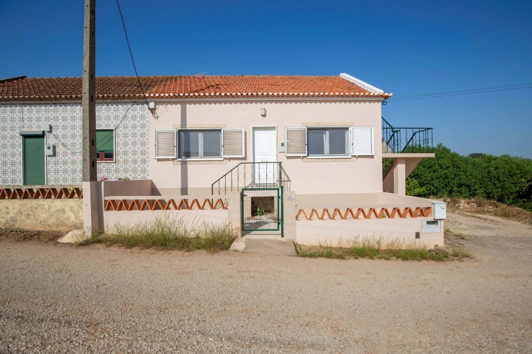 Moradia T2 para Venda em Azueira e Sobral da Abelheira