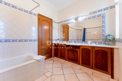 Moradia T4 para Venda em Boliqueime