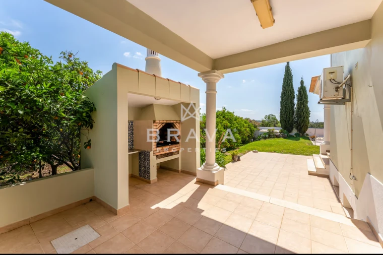 Moradia T4 para Venda em Boliqueime Foto 11