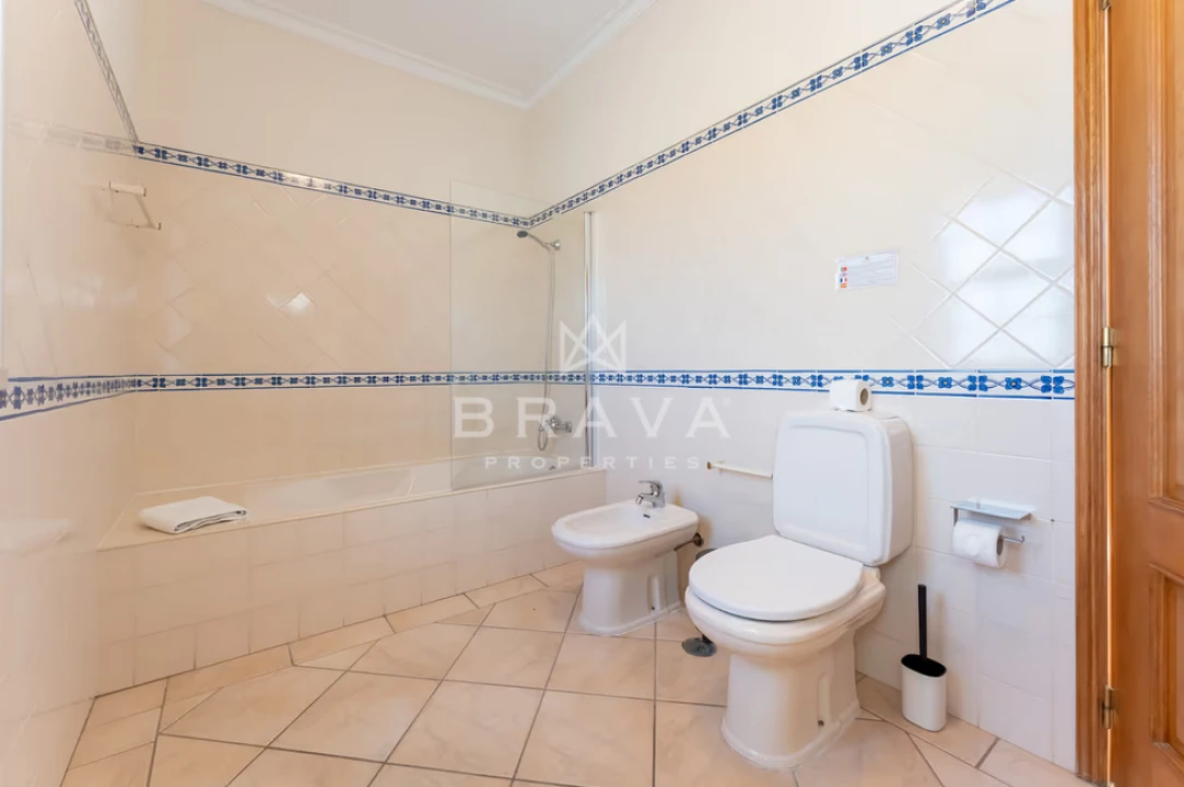 Moradia T4 para Venda em Boliqueime Foto 38