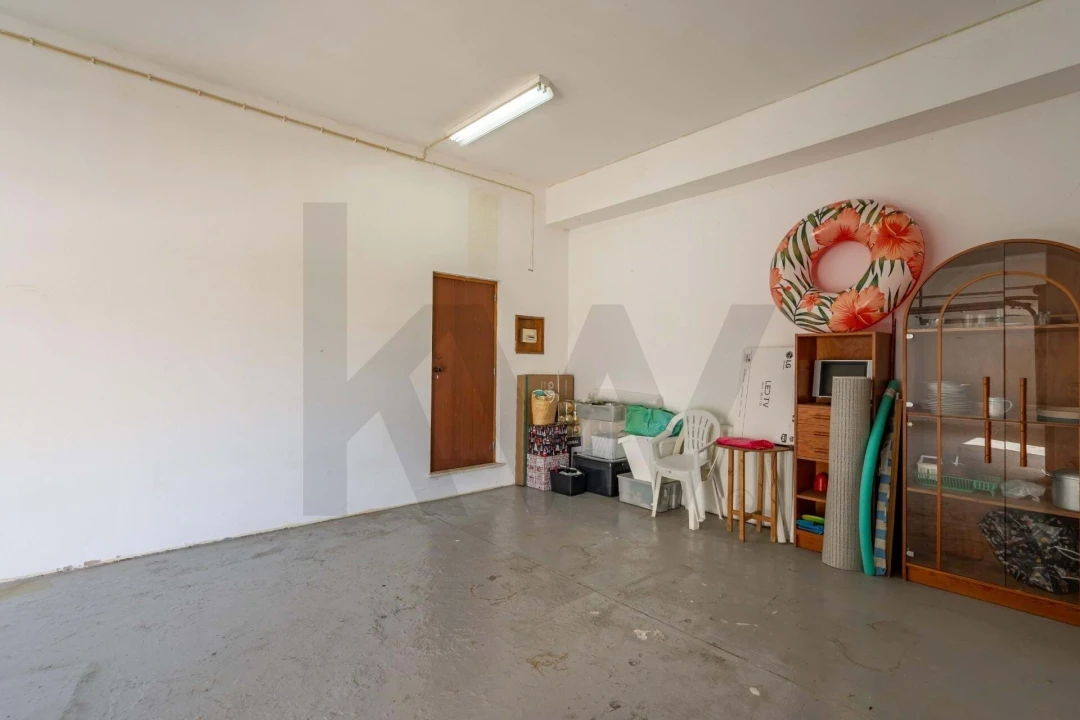 Garagem para Venda em Alvor Foto 11