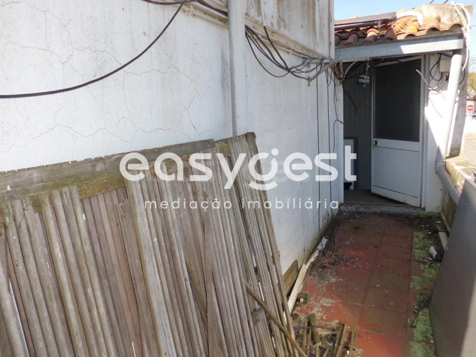 Armazém para Venda em Santa Clara de Louredo Foto 30