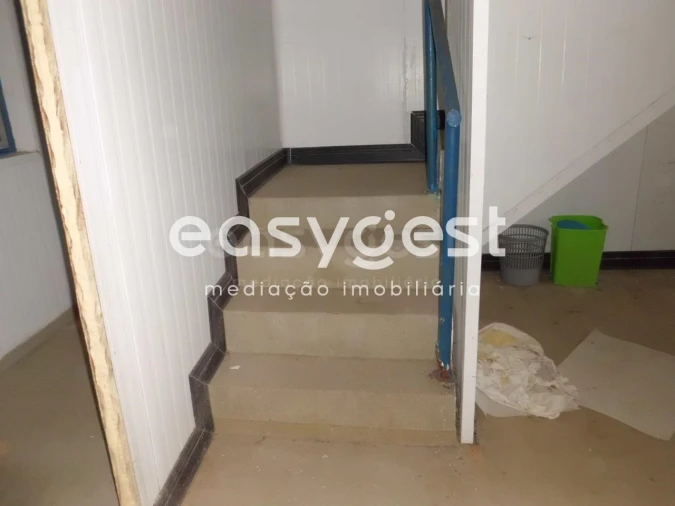 Armazém para Venda em Santa Clara de Louredo Foto 19