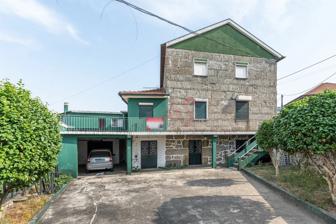 Moradia T4 para Venda em Caldas de Vizela (São Miguel e São João) Foto 1