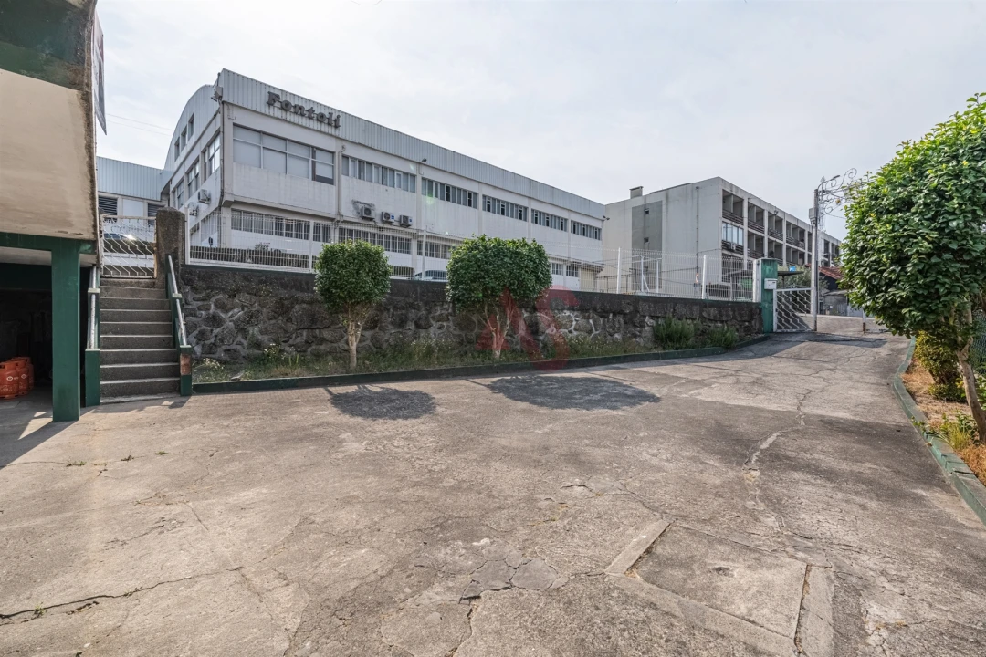 Moradia T4 para Venda em Caldas de Vizela (São Miguel e São João) Foto 12