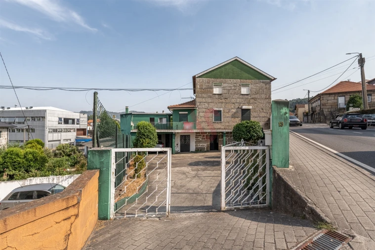 Moradia T4 para Venda em Caldas de Vizela (São Miguel e São João) Foto 2