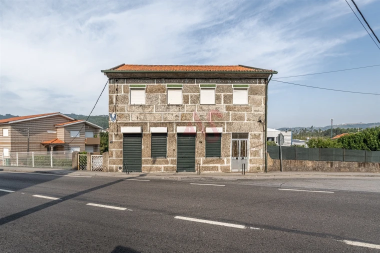 Moradia T4 para Venda em Caldas de Vizela (São Miguel e São João) Foto 3