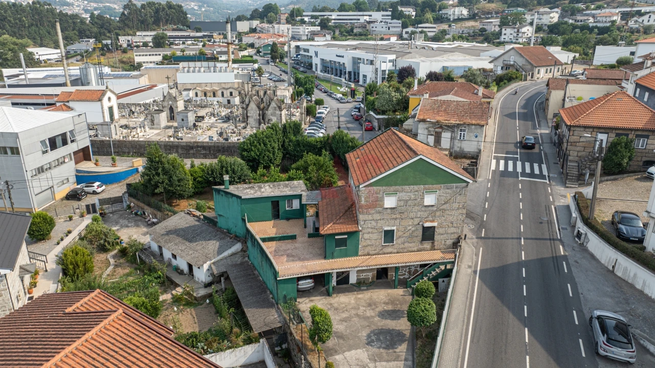 Moradia T4 para Venda em Caldas de Vizela (São Miguel e São João) Foto 16