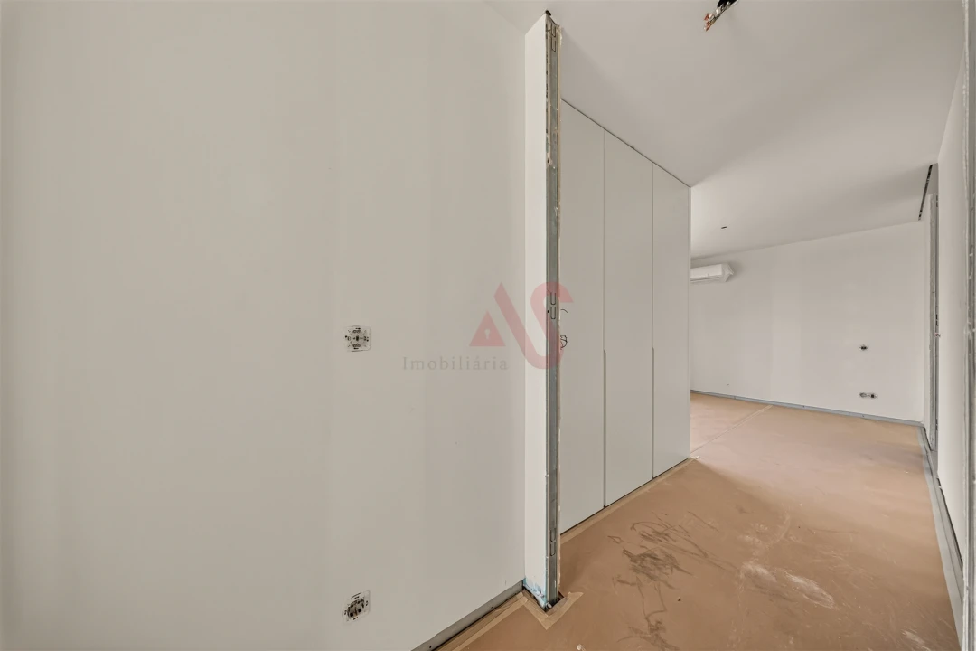 Apartamento T1 para Venda em Espinho Foto 5