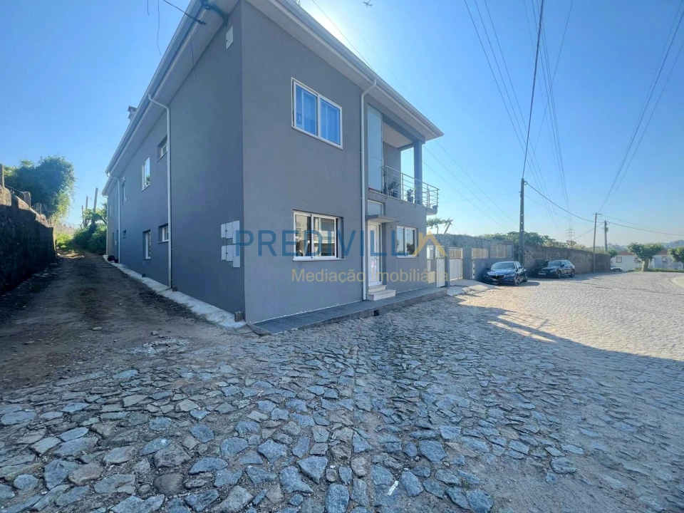 Apartamento T3 para Venda em Arvore Foto 1