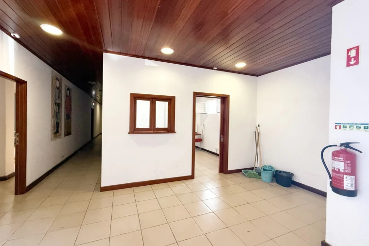 Loja para Venda em Albufeira e Olhos de Água Foto 14