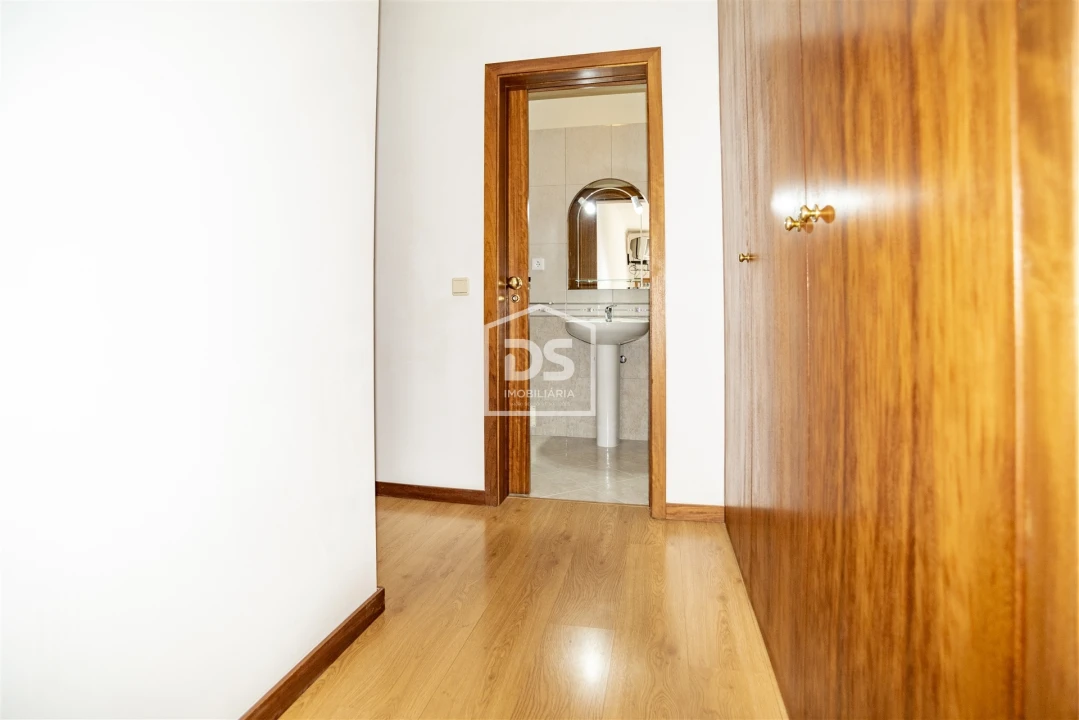 Apartamento T3 para Venda em Nespereira Foto 6