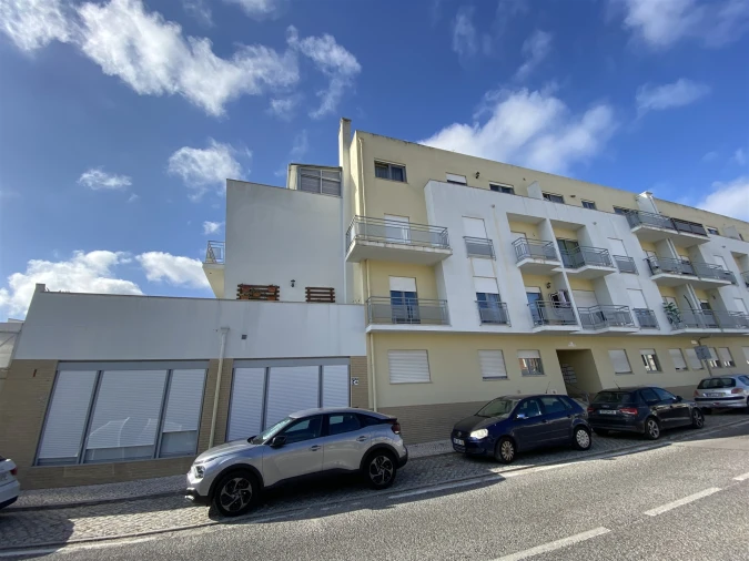 Apartamento T3 para Venda em Marinha Grande Foto 2