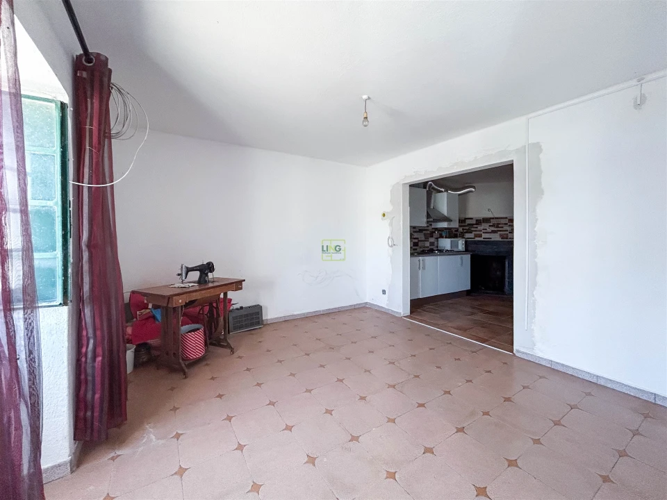 Moradia T3 para Venda em Escalos de Baixo e Mata Foto 4