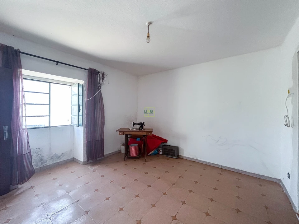 Moradia T3 para Venda em Escalos de Baixo e Mata Foto 5