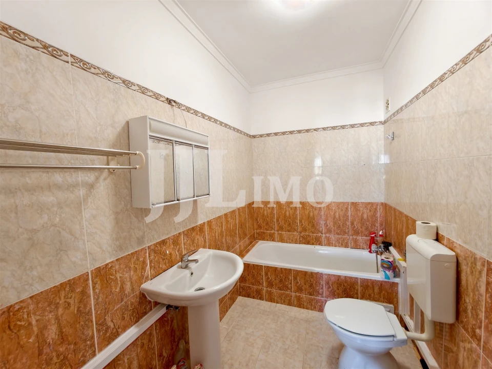 Apartamento T3 para Arrendamento em Pontinha e Famões Foto 16