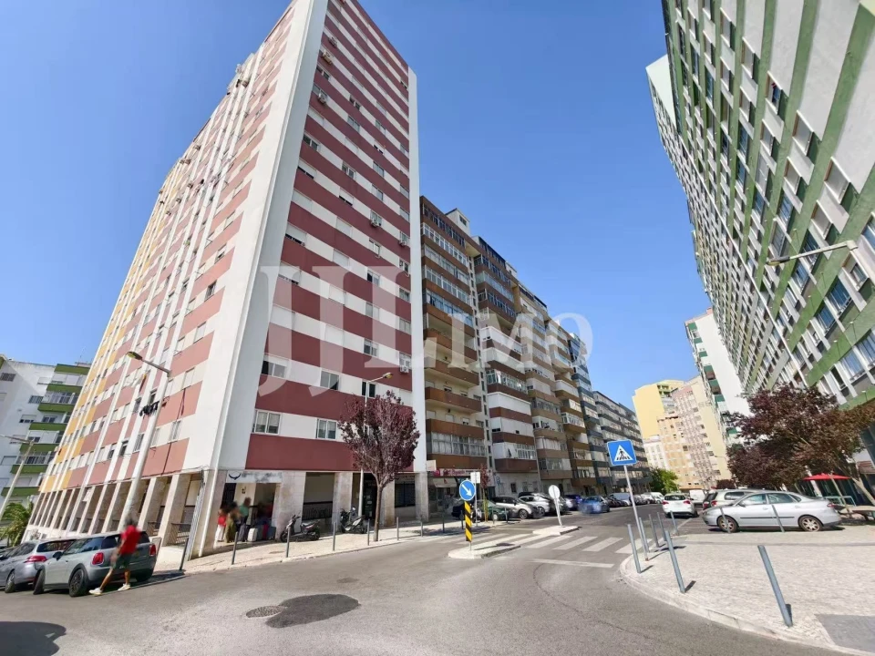 Apartamento T3 para Arrendamento em Pontinha e Famões Foto 21