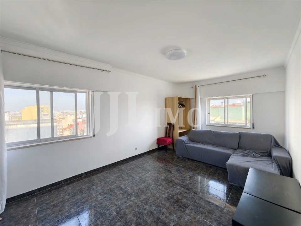 Apartamento T3 para Arrendamento em Pontinha e Famões Foto 1