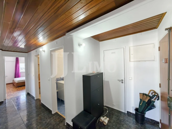 Apartamento T3 para Arrendamento em Pontinha e Famões Foto 4