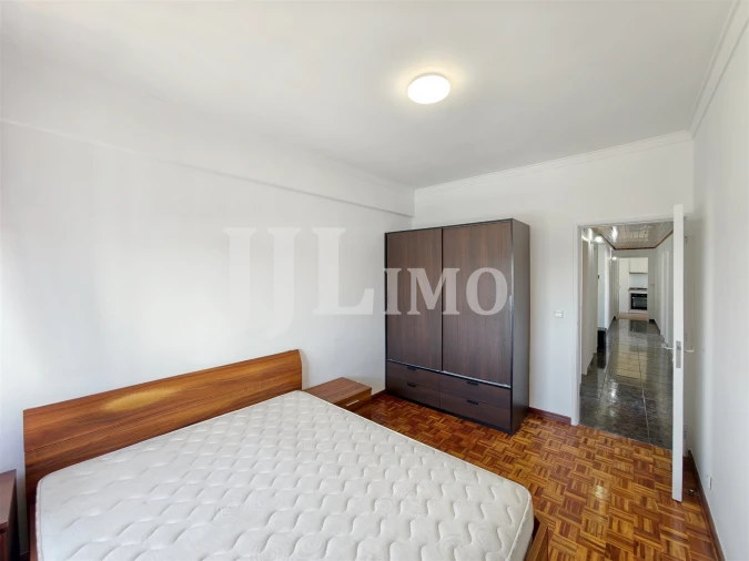 Apartamento T3 para Arrendamento em Pontinha e Famões Foto 12