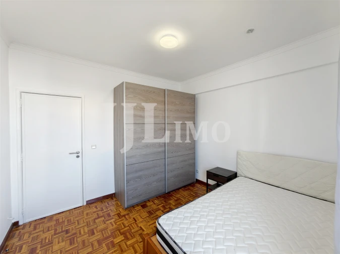 Apartamento T3 para Arrendamento em Pontinha e Famões Foto 7