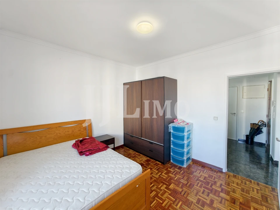 Apartamento T3 para Arrendamento em Pontinha e Famões Foto 9