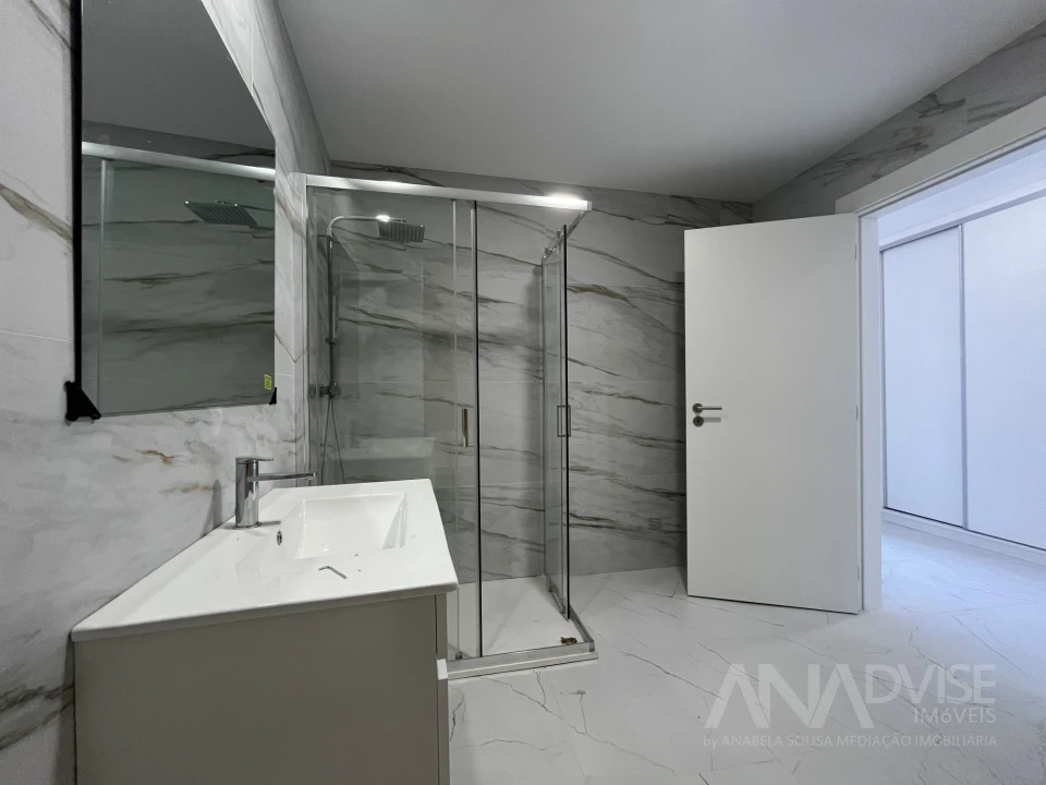 Apartamento T2 para Venda em Viseu Foto 13