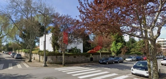 Moradia T9 para Venda em Lordelo do Ouro e Massarelos