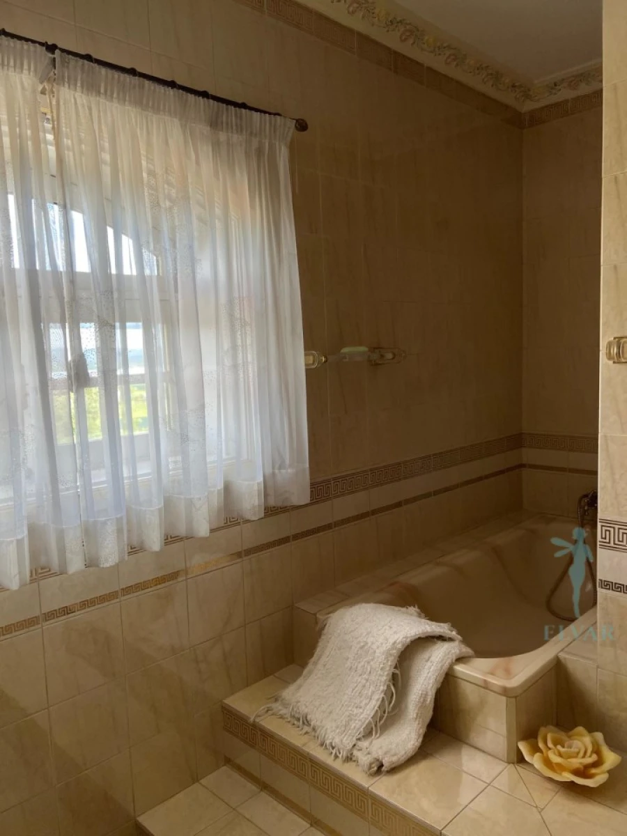 Moradia T4 para Venda em Sepins e Bolho Foto 22