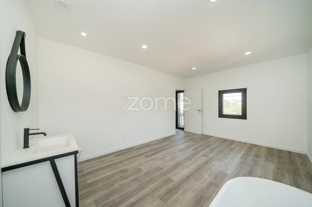 Moradia T3 para Venda em Vilela Foto 18