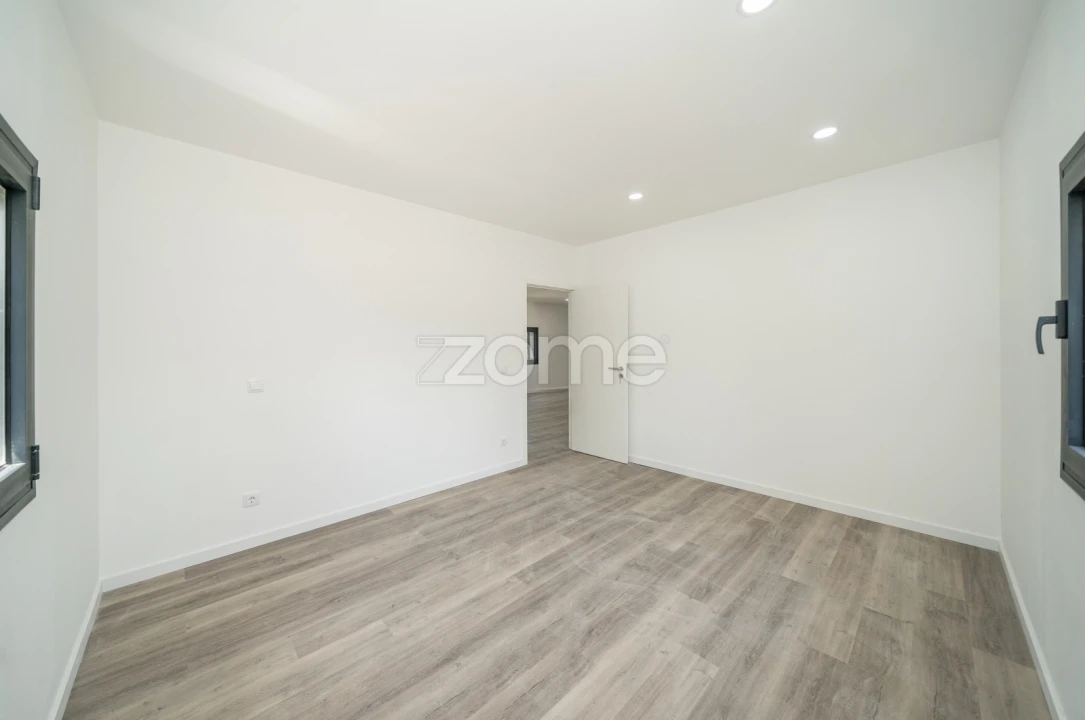 Moradia T3 para Venda em Vilela Foto 28