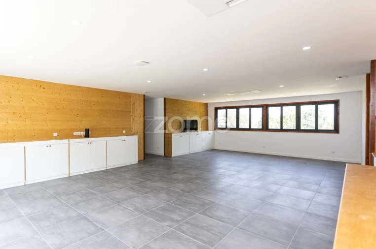 Moradia T5 para Venda em Canelas Foto 12