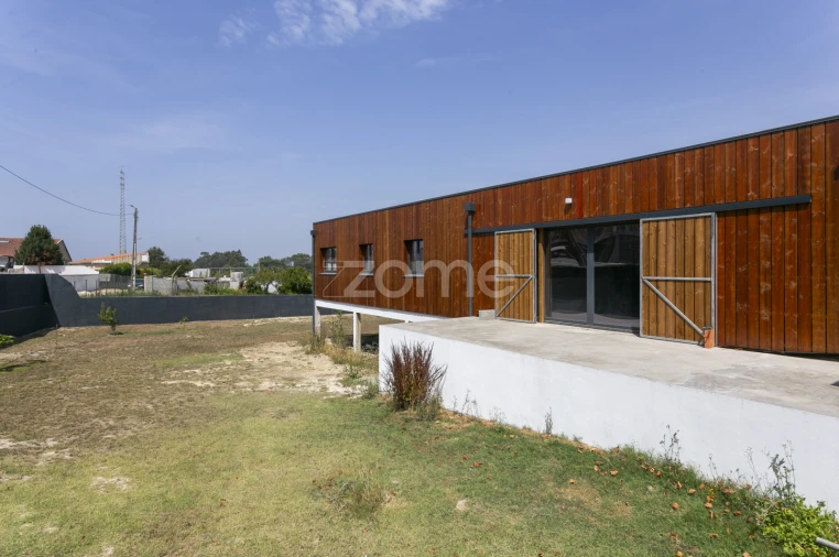 Moradia T5 para Venda em Canelas Foto 3