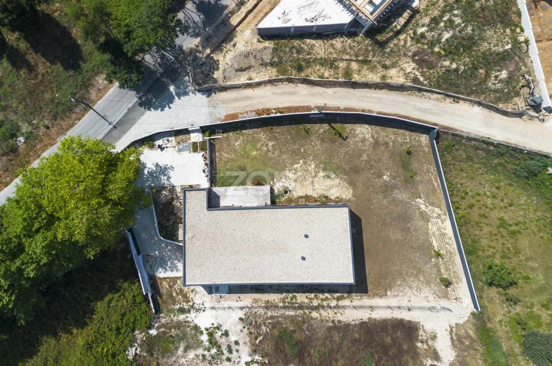 Moradia T5 para Venda em Canelas Foto 7