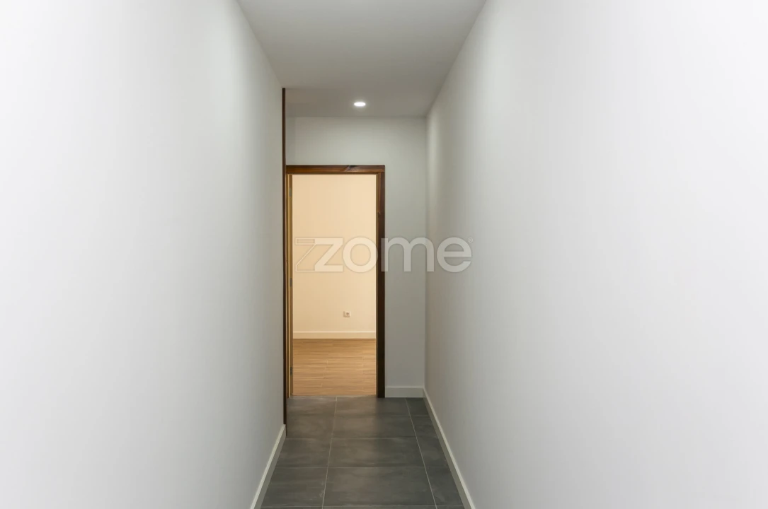 Moradia T5 para Venda em Canelas Foto 23