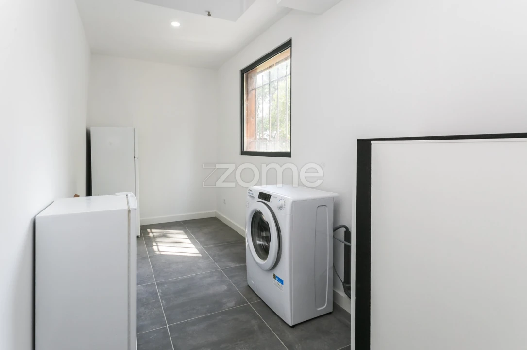 Moradia T5 para Venda em Canelas Foto 17