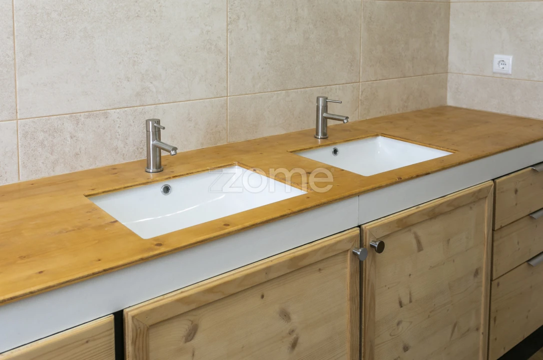 Moradia T5 para Venda em Canelas Foto 33