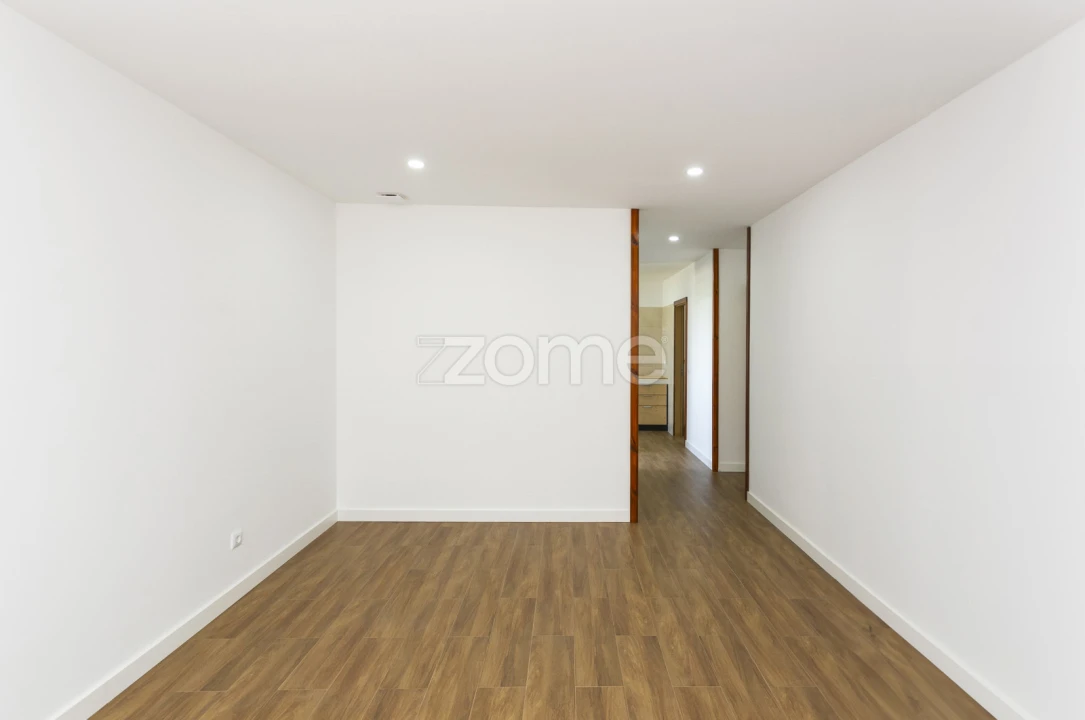 Moradia T5 para Venda em Canelas Foto 31