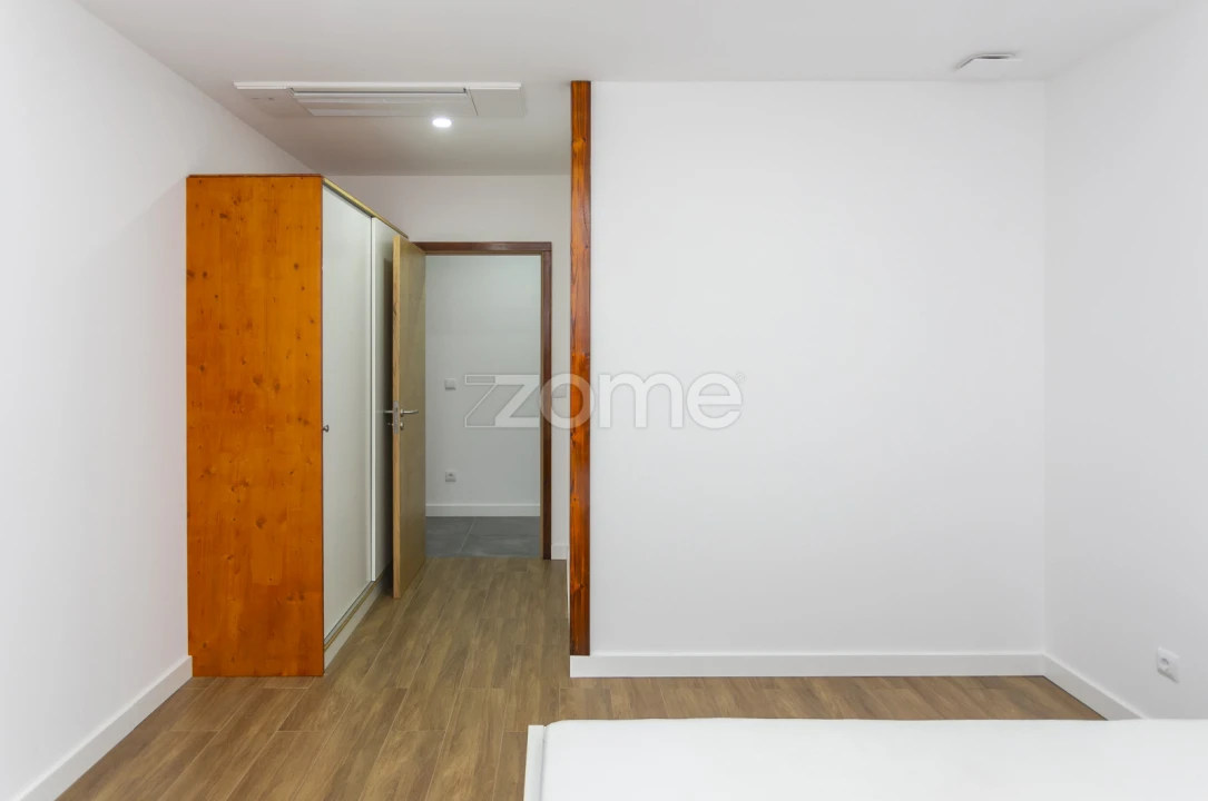 Moradia T5 para Venda em Canelas Foto 28