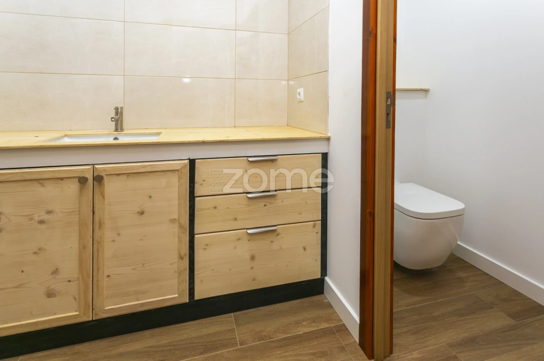 Moradia T5 para Venda em Canelas Foto 36