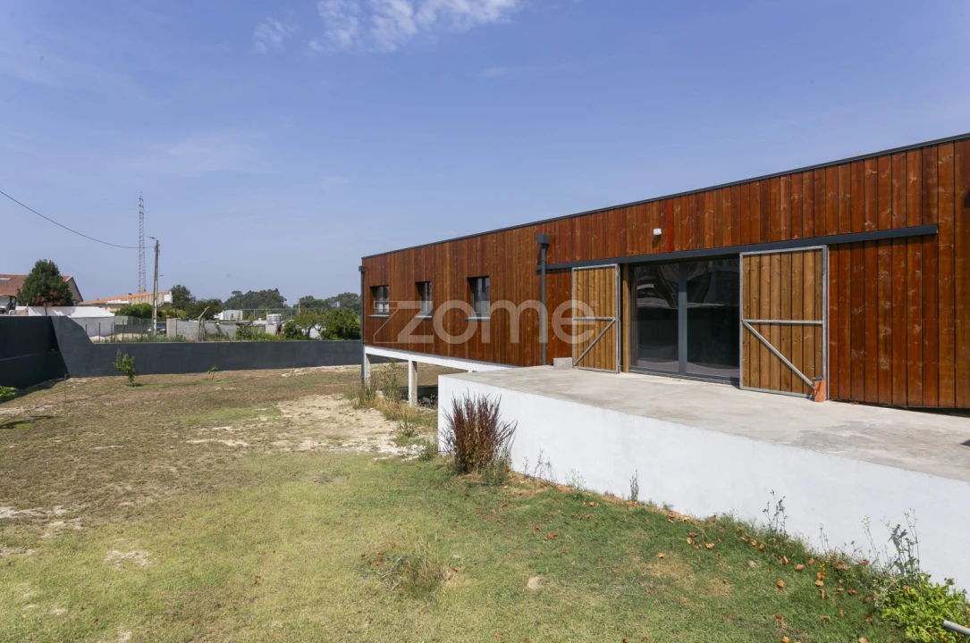 Moradia T5 para Venda em Canelas Foto 3