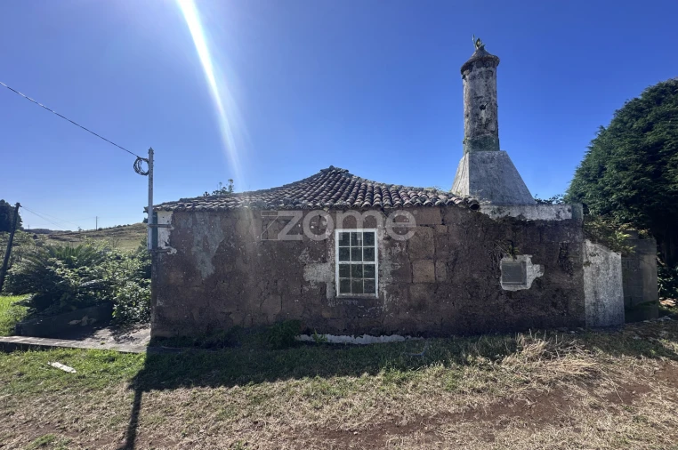 Moradia T2 para Venda em Santo Espirito Foto 9