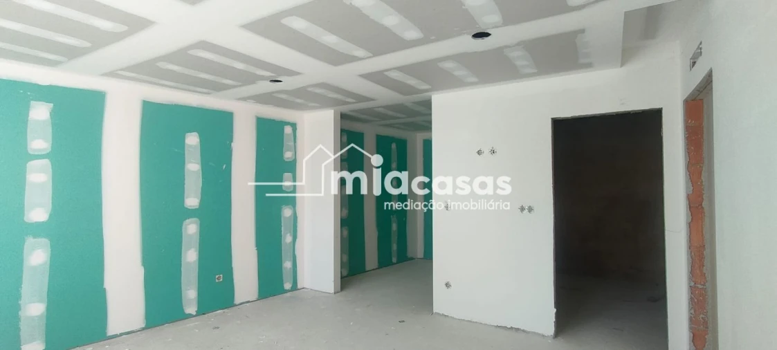 Apartamento T2 para Venda em Luso Foto 3