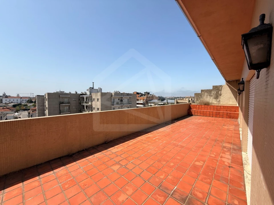 Apartamento T4 para Venda em São João da Madeira Foto 32