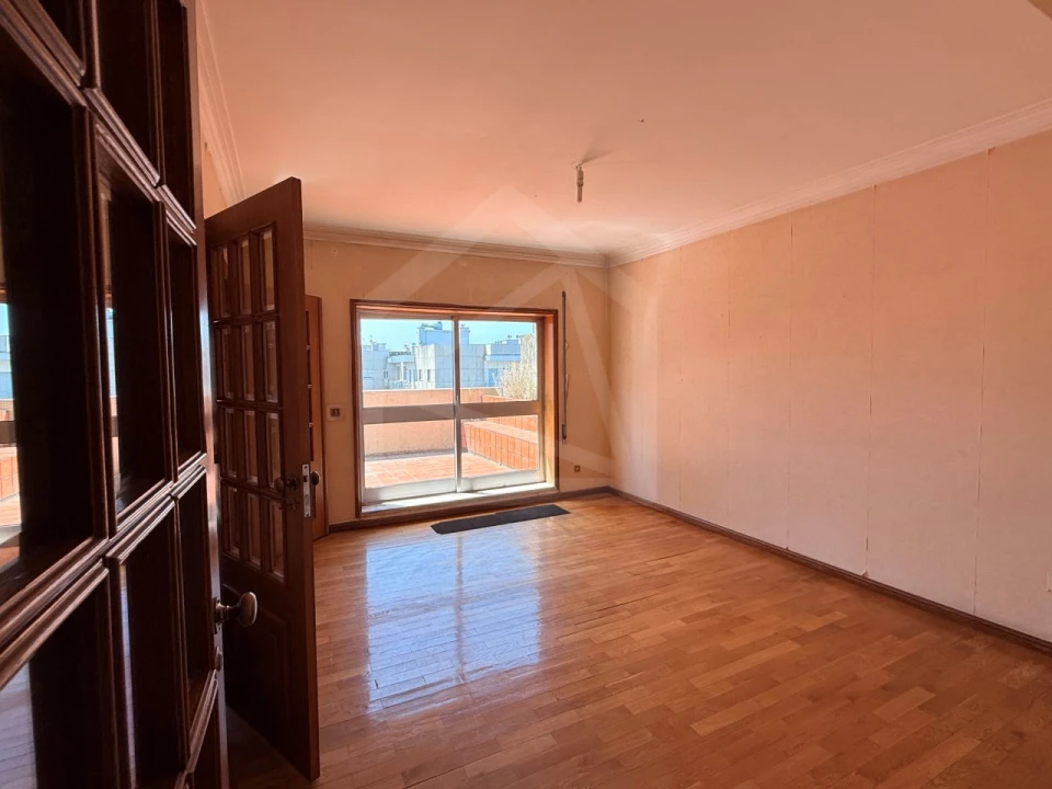 Apartamento T4 para Venda em São João da Madeira Foto 38
