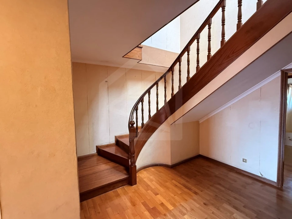 Apartamento T4 para Venda em São João da Madeira Foto 40