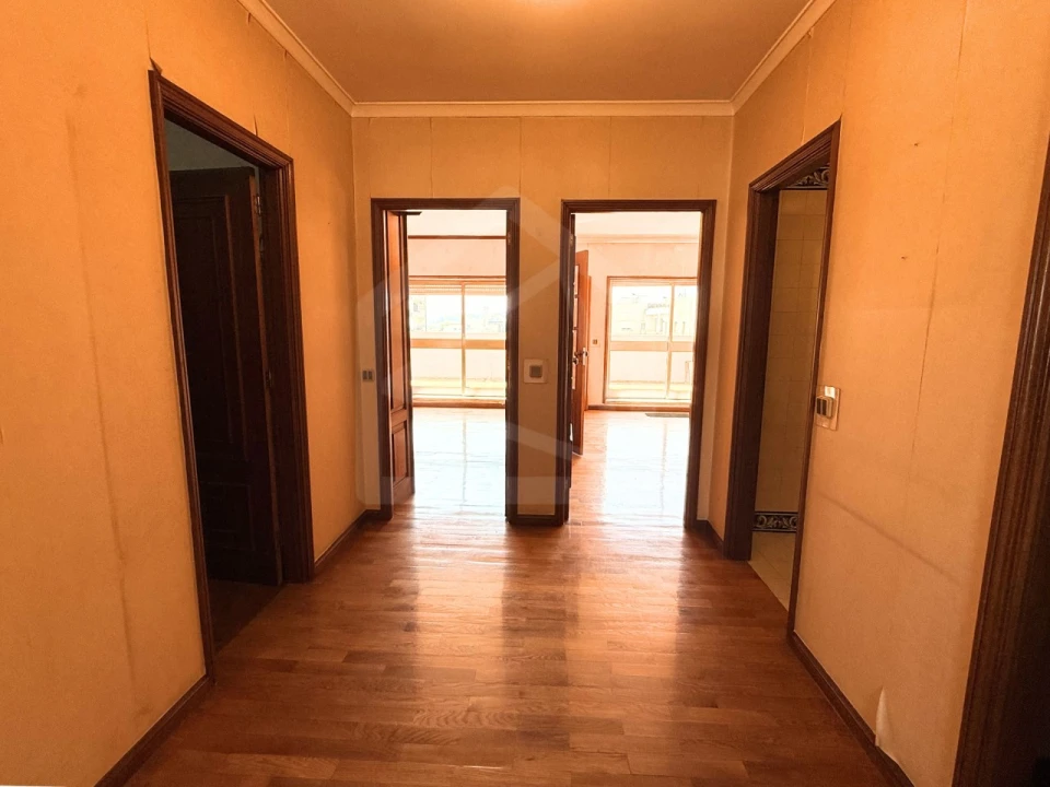 Apartamento T4 para Venda em São João da Madeira Foto 39